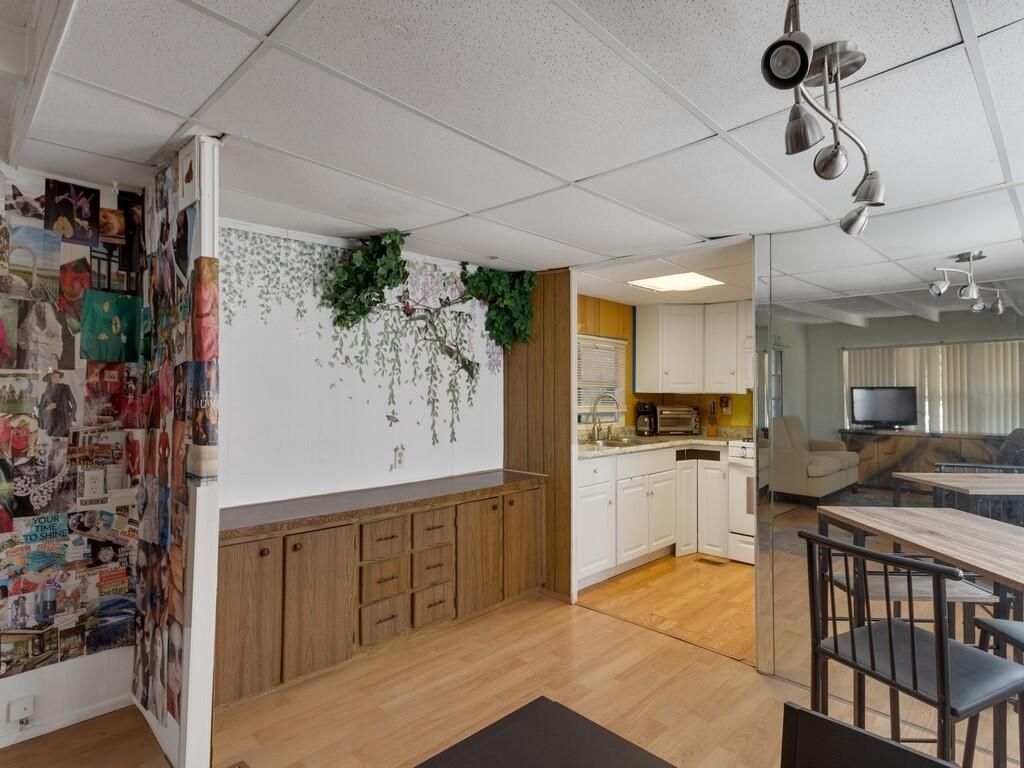 335 NE Tropicalia Lane, Jensen Beach, FL 34957 Photo