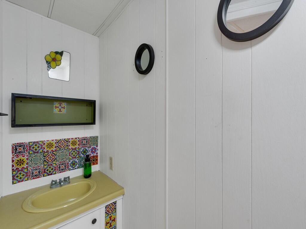 335 NE Tropicalia Lane, Jensen Beach, FL 34957 Photo