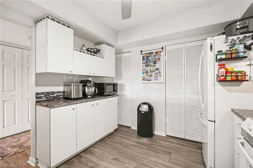 2069 W Lakeview Blvd , Unit 5, North Fort Myers, FL 33903 Photo