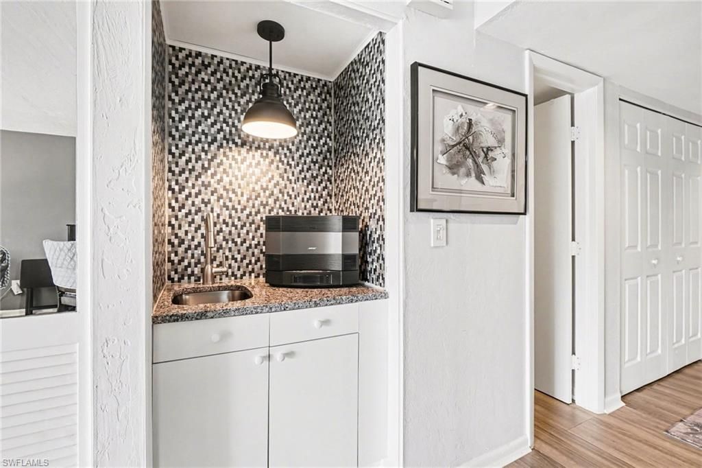 2069 W Lakeview Blvd , Unit 5, North Fort Myers, FL 33903 Photo