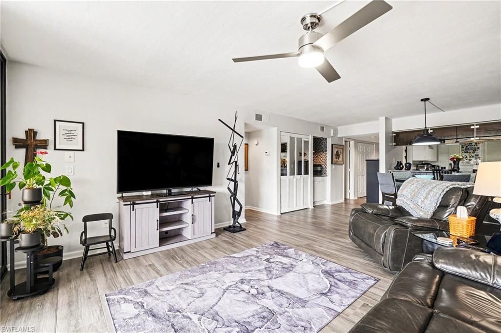 2069 W Lakeview Blvd , Unit 5, North Fort Myers, FL 33903 Photo