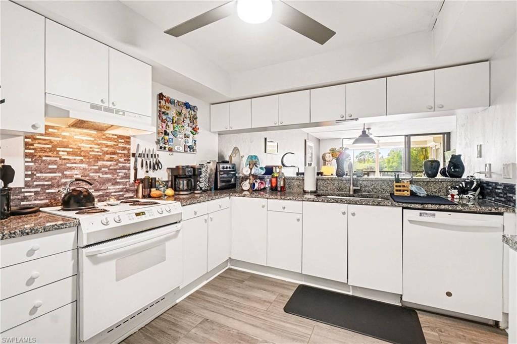 2069 W Lakeview Blvd , Unit 5, North Fort Myers, FL 33903 Photo