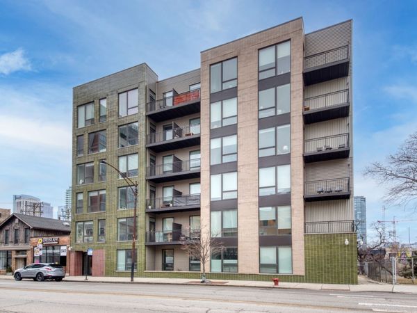 851 W Grand Avenue , Unit 302, Chicago, IL 60642