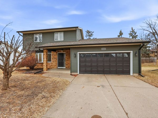 2250 W Columbia Avenue , Davenport, IA 52804