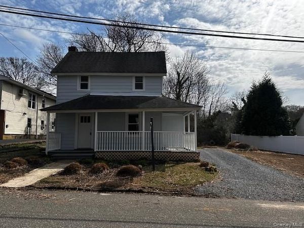 12 Canyon Street, Huntington, NY 11743