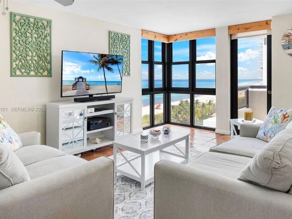 2555 Collins Ave , Unit 1414, Miami Beach, FL 33140