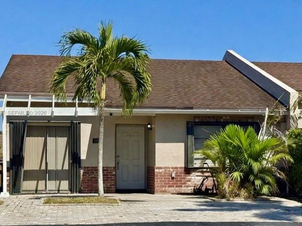 1061 NW 53rd St , Deerfield Beach, FL 33064