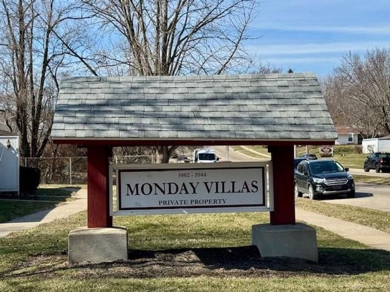 5812 Troy Villa Boulevard, Dayton, OH 45424 Photo 3