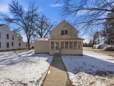 4 Riverside Avenue NE, Melrose, MN 56352