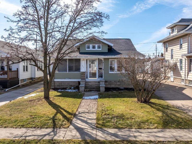 322 E 6th Street, Port Clinton, OH 43452 Photo 2