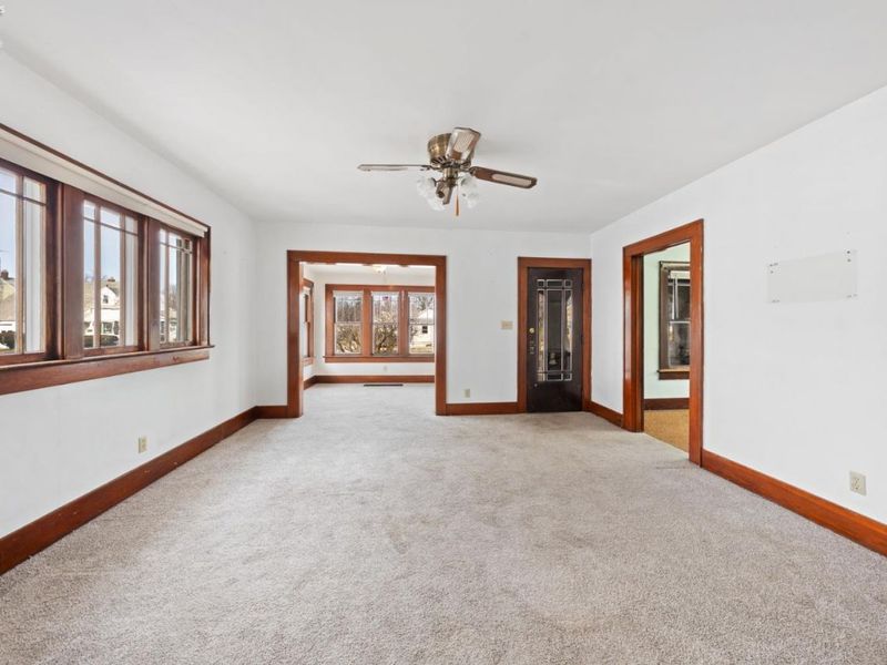 322 E 6th Street, Port Clinton, OH 43452 Photo 5