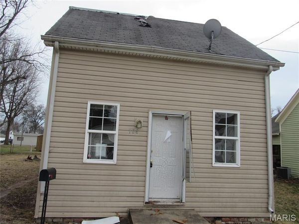 104 E South Street , Mascoutah, IL 62258