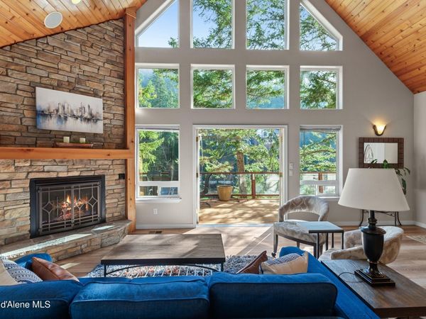 8677 N Rhapsody Ln, Hayden, ID 83835