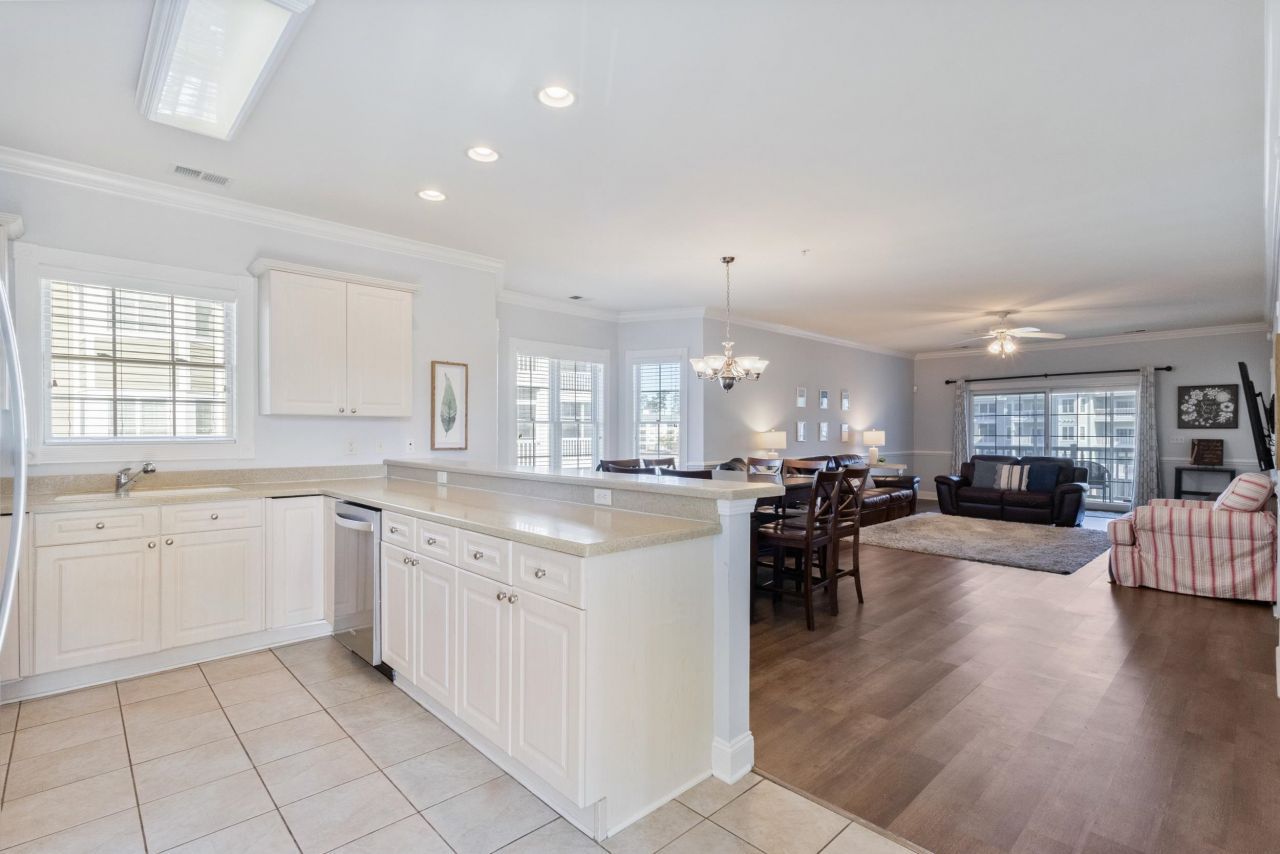 4887 Luster Leaf Circle  Photo 10