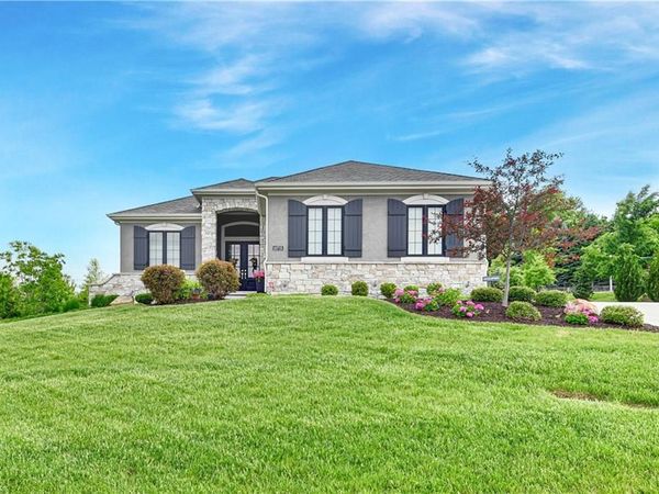 10715 W 142nd Terrace, Overland Park, KS 66221