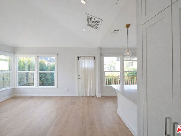 955 9TH Street, Unit 955, Santa Monica, CA 90403