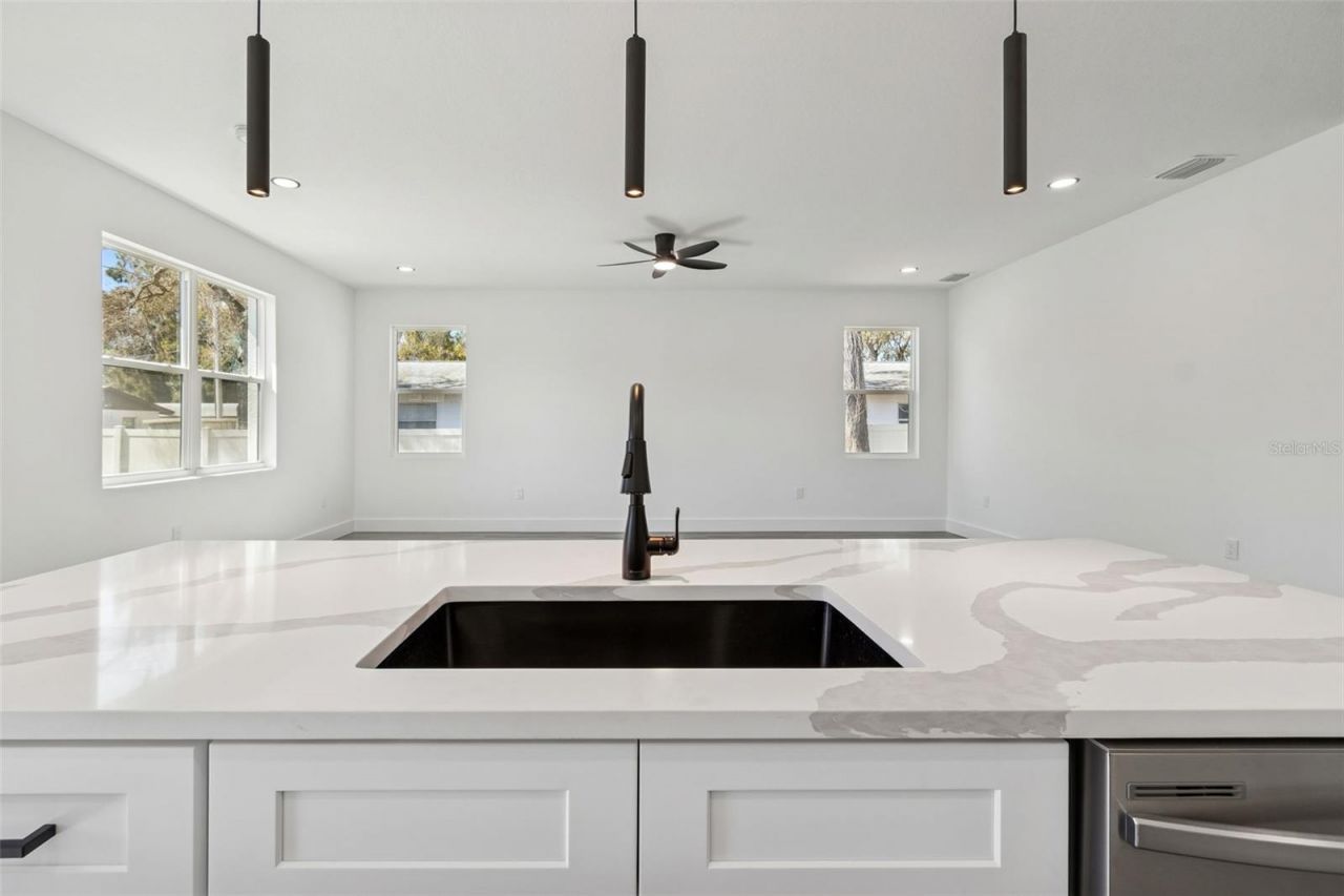 5220 73rd Avenue N, Pinellas Park, FL 33781 Photo