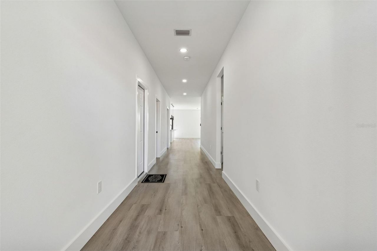 5220 73rd Avenue N, Pinellas Park, FL 33781 Photo