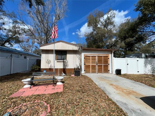 124 W PARKER AVENUE , BUSHNELL, FL 33513
