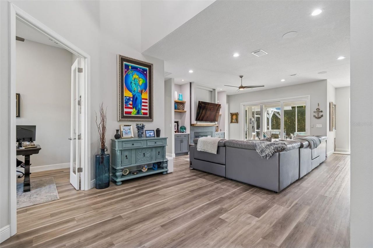 1516 Grandview Drive, Tarpon Springs, FL 34689 Photo