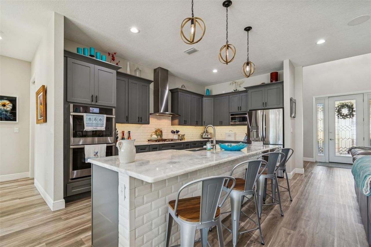 1516 Grandview Drive, Tarpon Springs, FL 34689 Photo