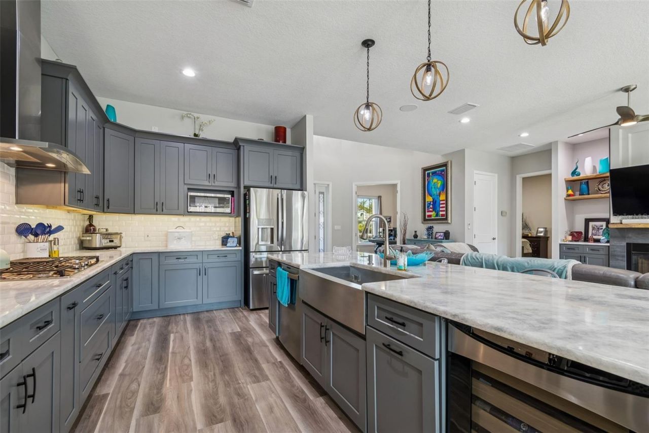 1516 Grandview Drive, Tarpon Springs, FL 34689 Photo