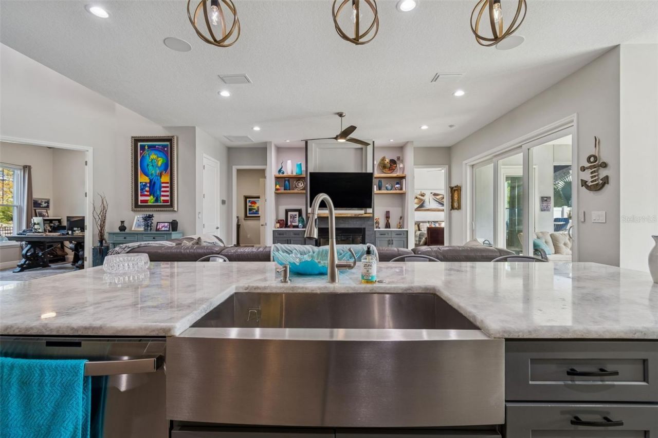 1516 Grandview Drive, Tarpon Springs, FL 34689 Photo