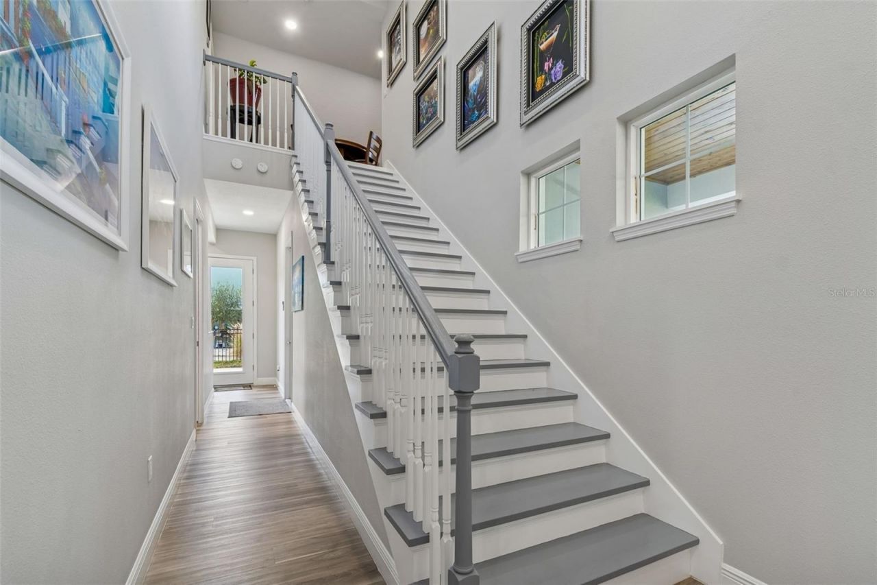 1516 Grandview Drive, Tarpon Springs, FL 34689 Photo