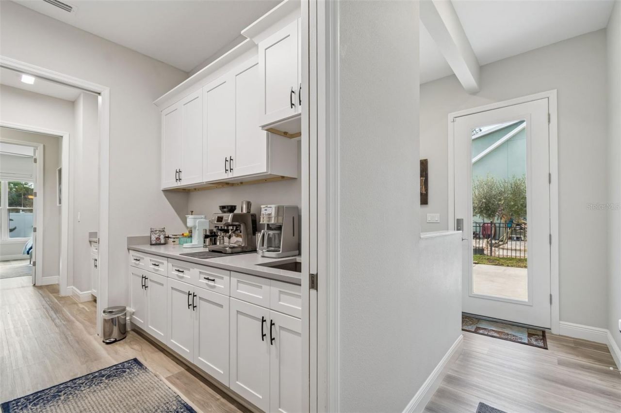 1516 Grandview Drive, Tarpon Springs, FL 34689 Photo