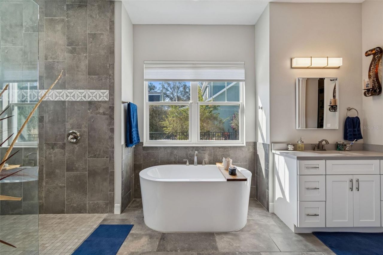 1516 Grandview Drive, Tarpon Springs, FL 34689 Photo