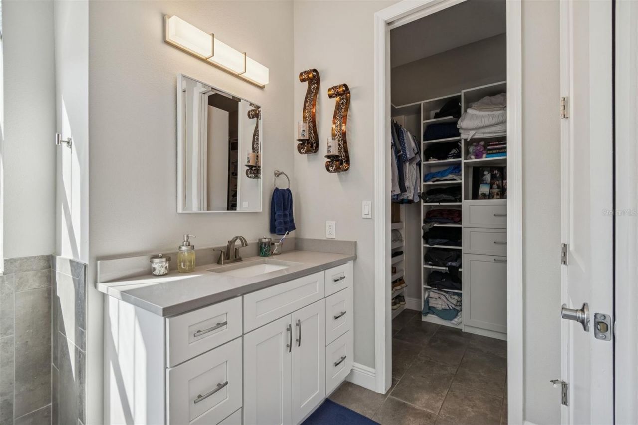 1516 Grandview Drive, Tarpon Springs, FL 34689 Photo