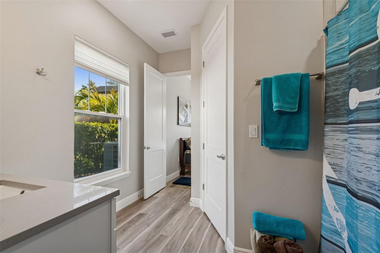 1516 Grandview Drive, Tarpon Springs, FL 34689 Photo