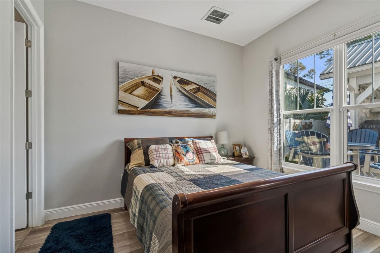 1516 Grandview Drive, Tarpon Springs, FL 34689 Photo