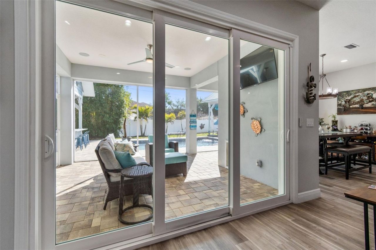 1516 Grandview Drive, Tarpon Springs, FL 34689 Photo