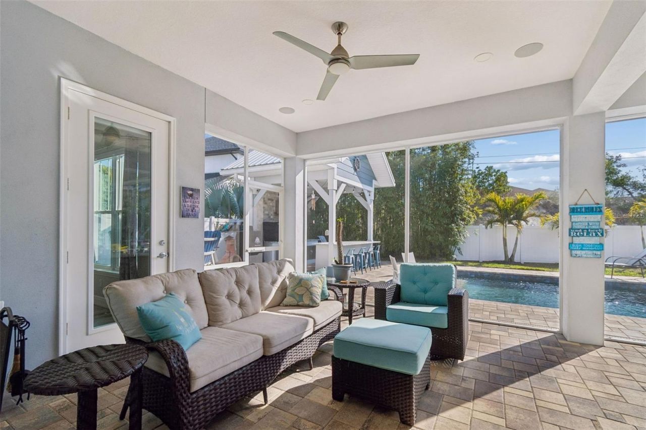 1516 Grandview Drive, Tarpon Springs, FL 34689 Photo