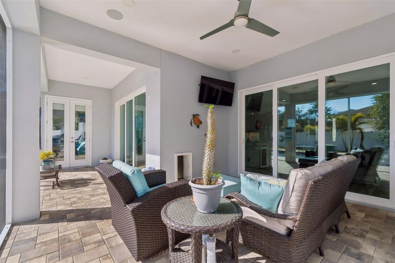 1516 Grandview Drive, Tarpon Springs, FL 34689 Photo