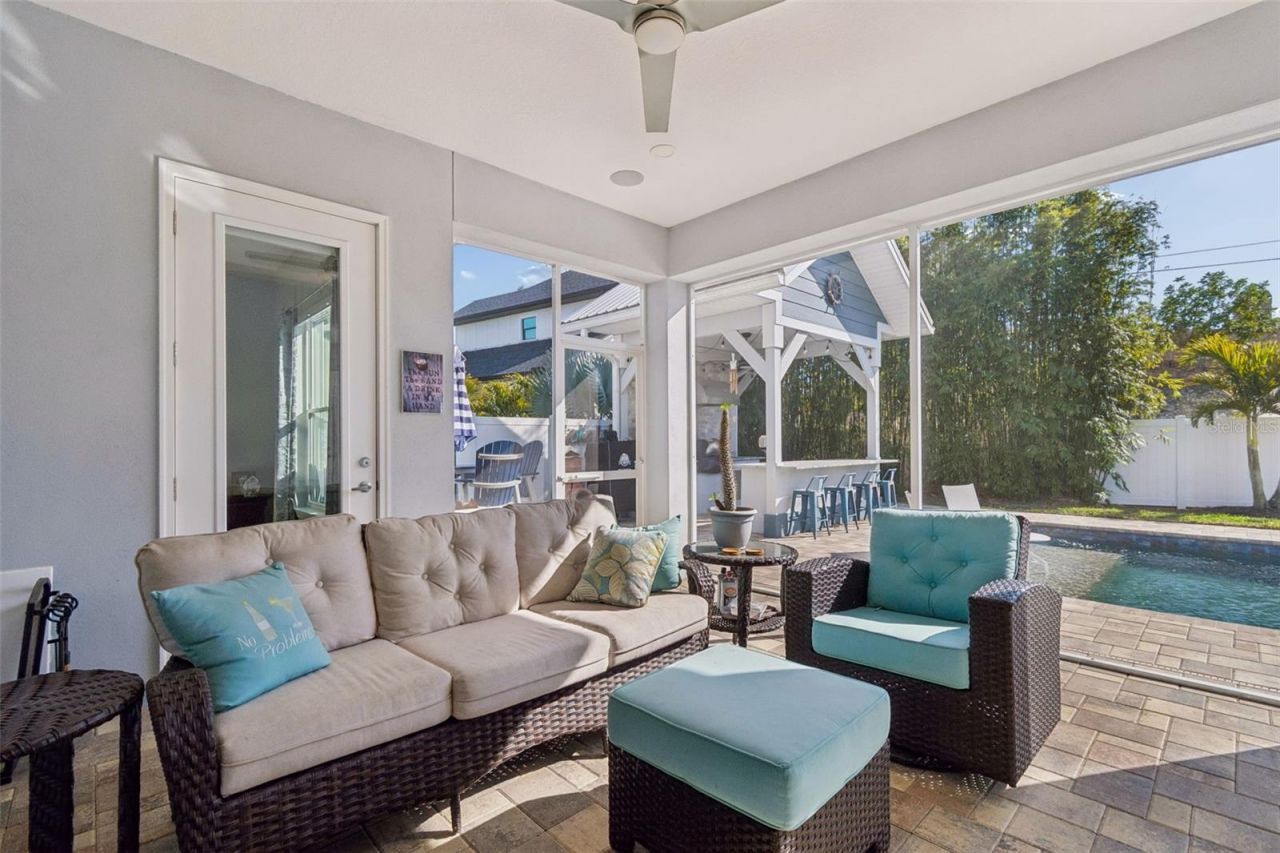 1516 Grandview Drive, Tarpon Springs, FL 34689 Photo