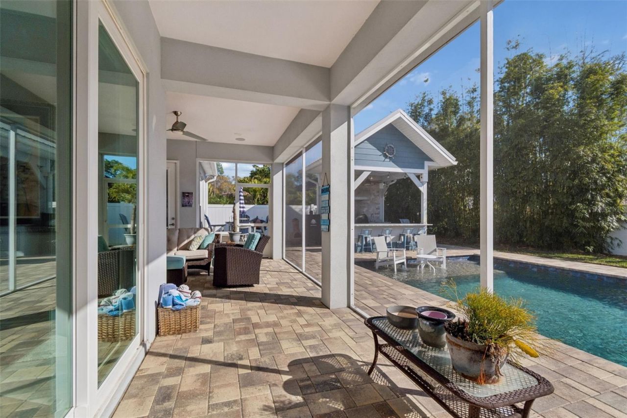 1516 Grandview Drive, Tarpon Springs, FL 34689 Photo