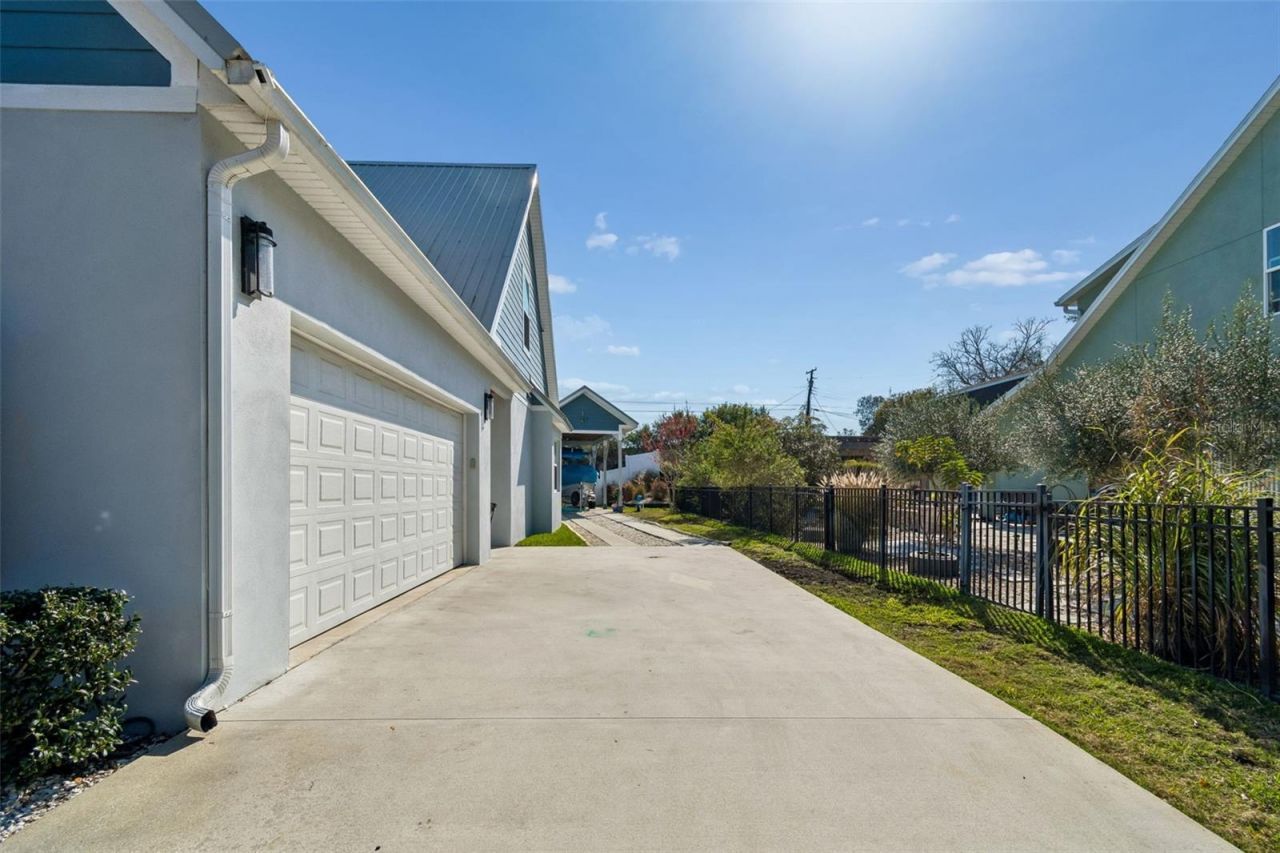 1516 Grandview Drive, Tarpon Springs, FL 34689 Photo