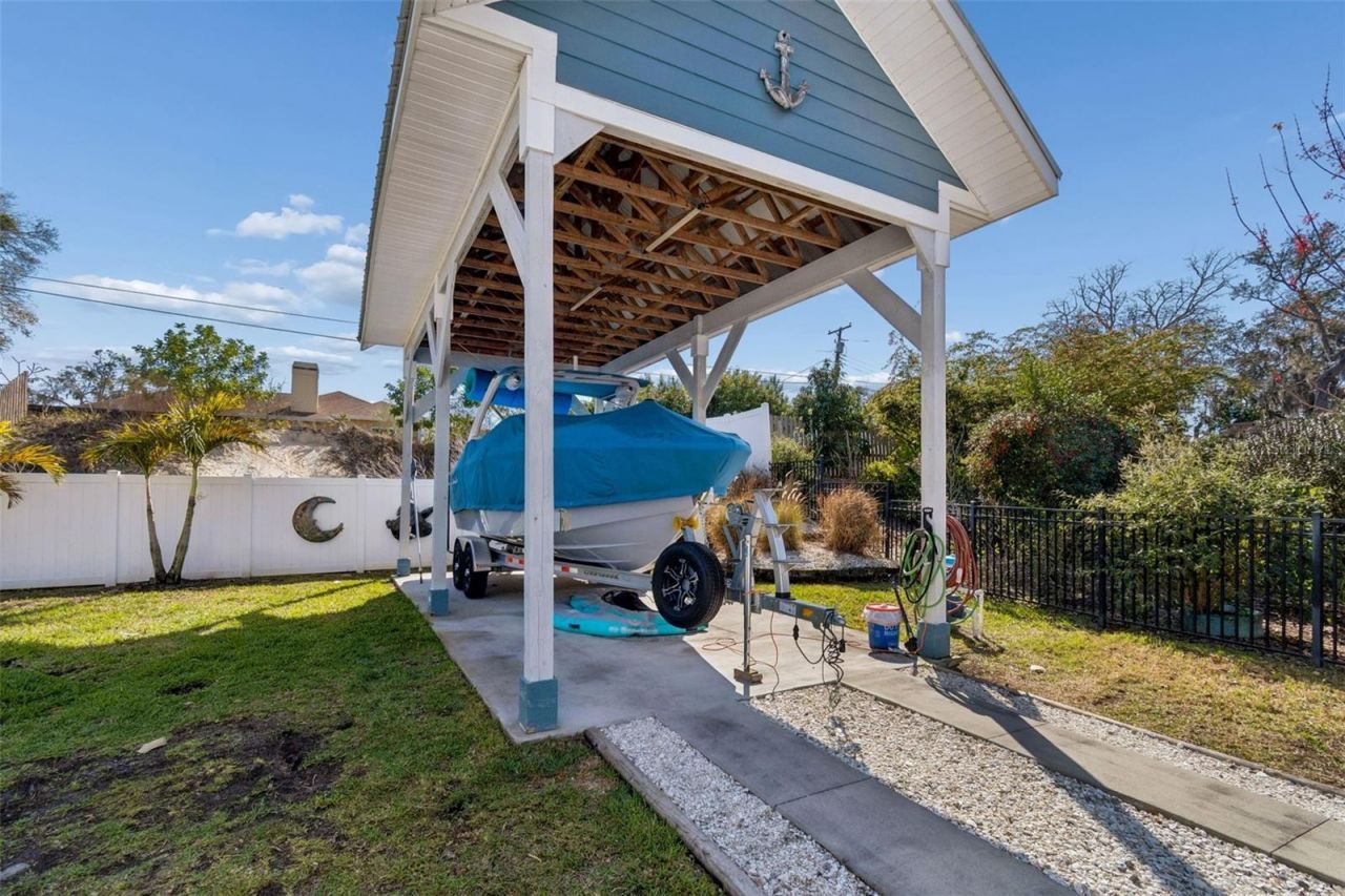 1516 Grandview Drive, Tarpon Springs, FL 34689 Photo