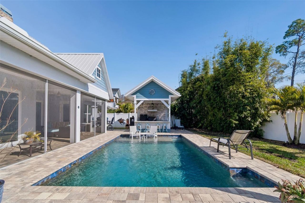 1516 Grandview Drive, Tarpon Springs, FL 34689 Photo