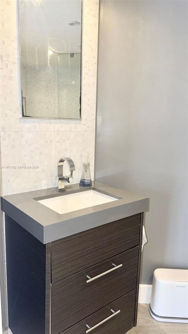 637 SW 3rd St , Unit 304, Miami, FL 33130 Photo