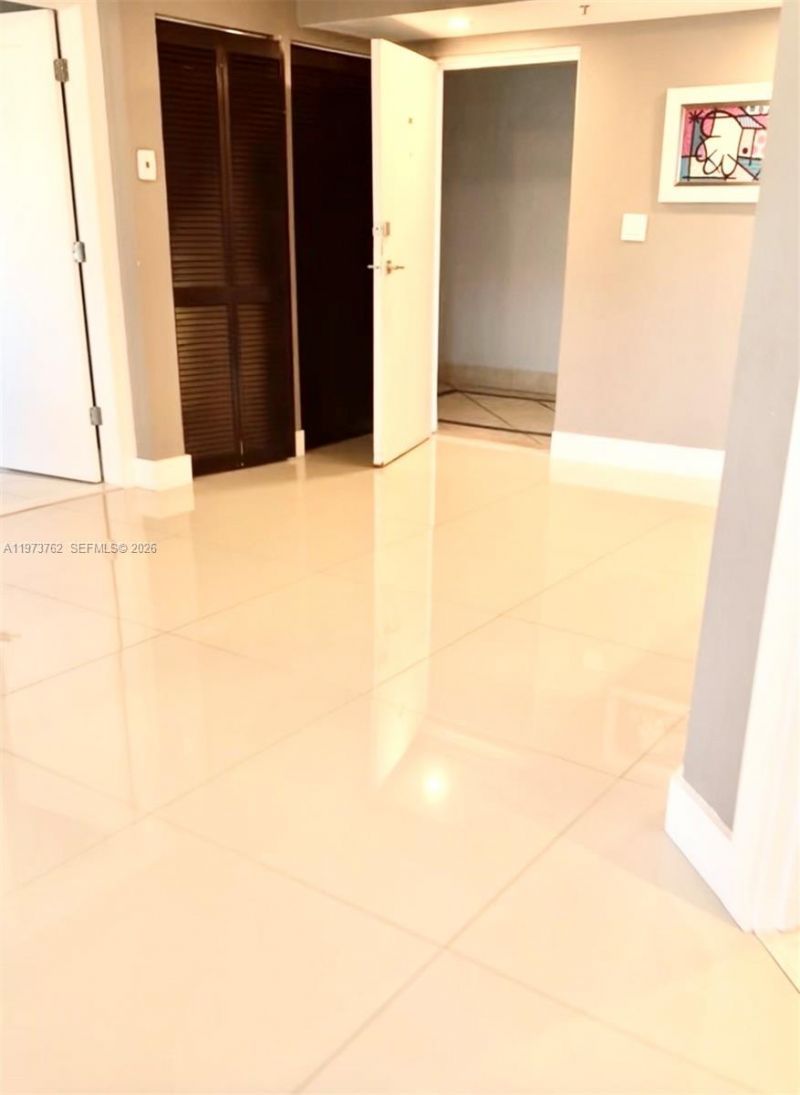 637 SW 3rd St , Unit 304, Miami, FL 33130 Photo