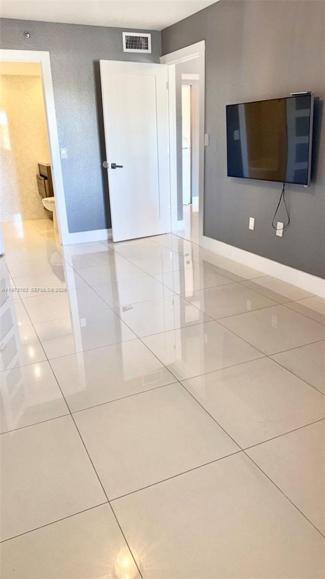 637 SW 3rd St , Unit 304, Miami, FL 33130 Photo