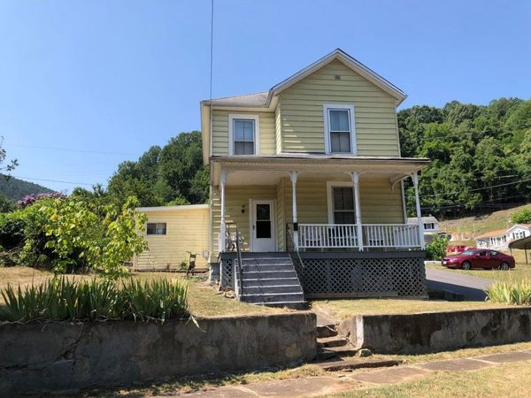 637 Verge ST , Clifton Forge, VA 24422