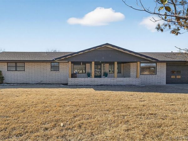 406 N William Penn Street , Adair, OK 74330