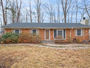 1635 POES LN, Charlottesville, VA 22911