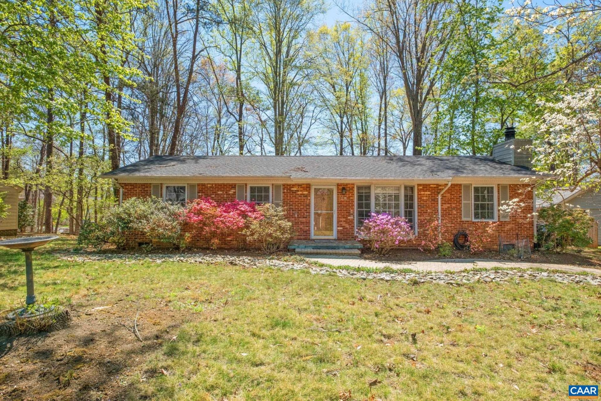 1635 Poes Ln, Charlottesville, VA 22911 Main Photo