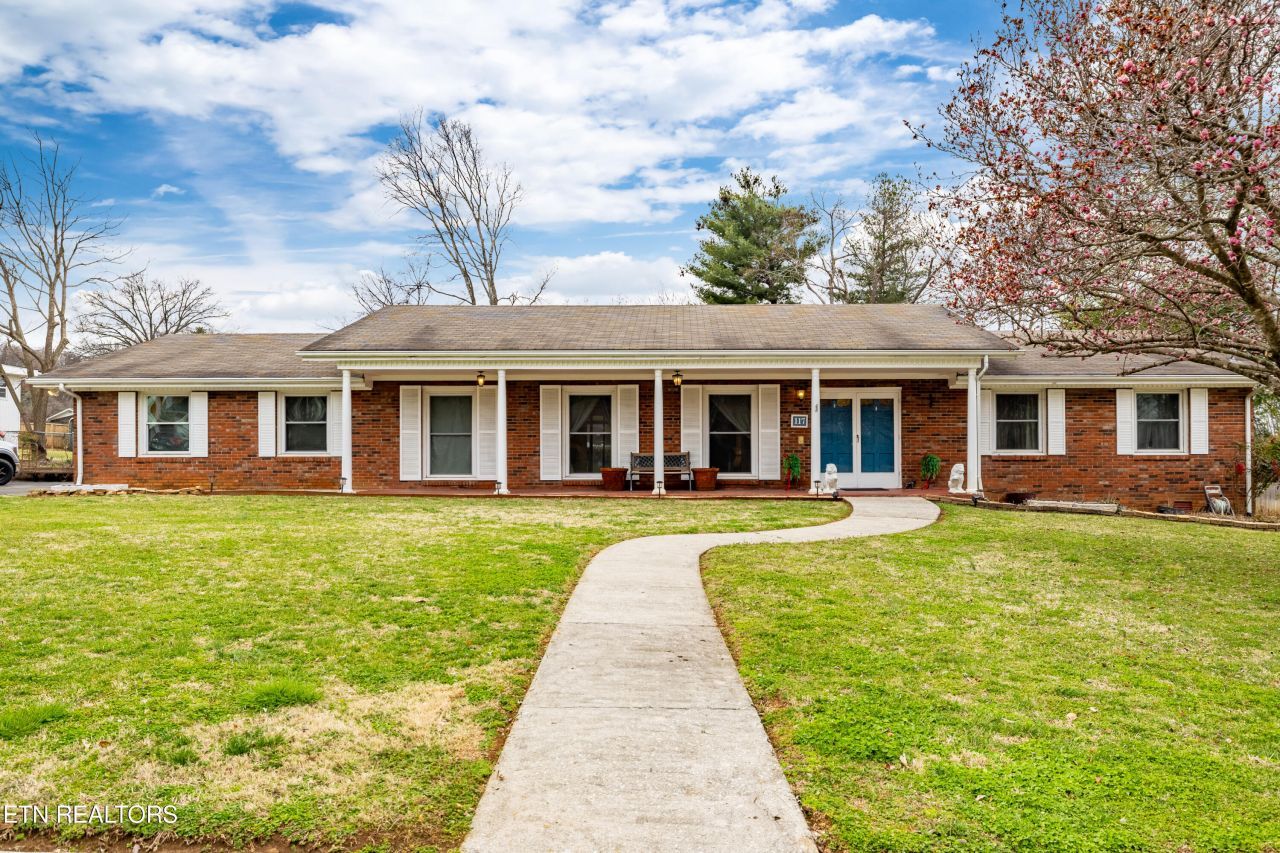 117 Essex Drive, Knoxville, TN 37922 Main Photo