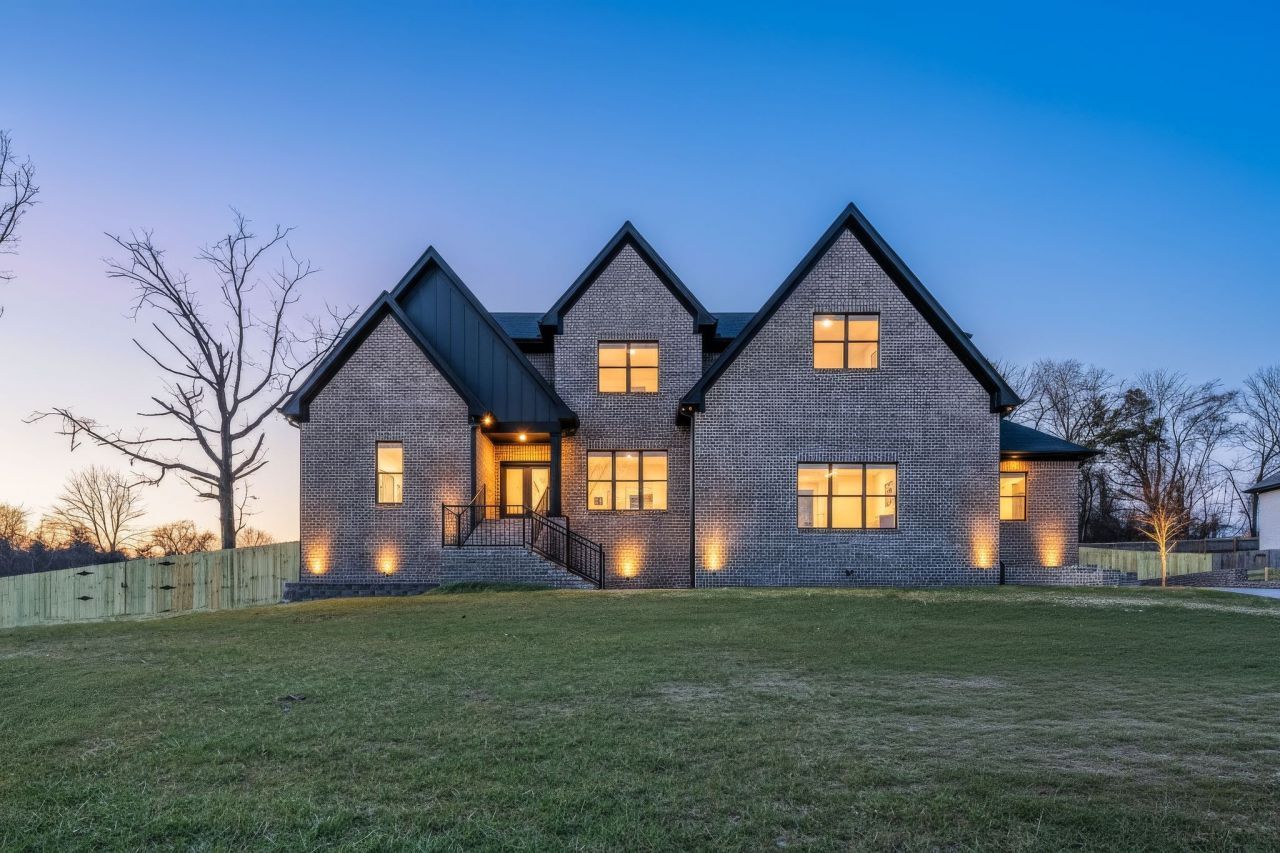 1443 Nonaville Rd  Mount Juliet, TN 37122